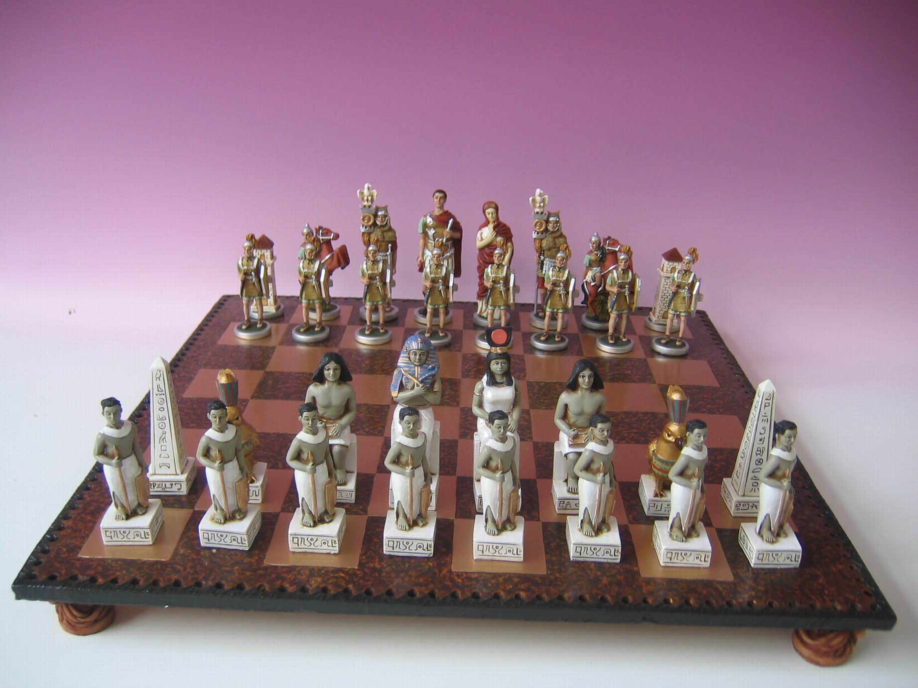 Angepasst Exquisit handgefertigte Mini-Schachspiele zum Thema Fußball zum Verkauf